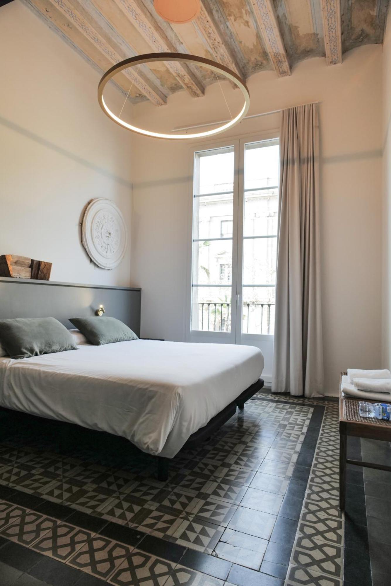Hostal Porxos Garden Барселона Экстерьер фото