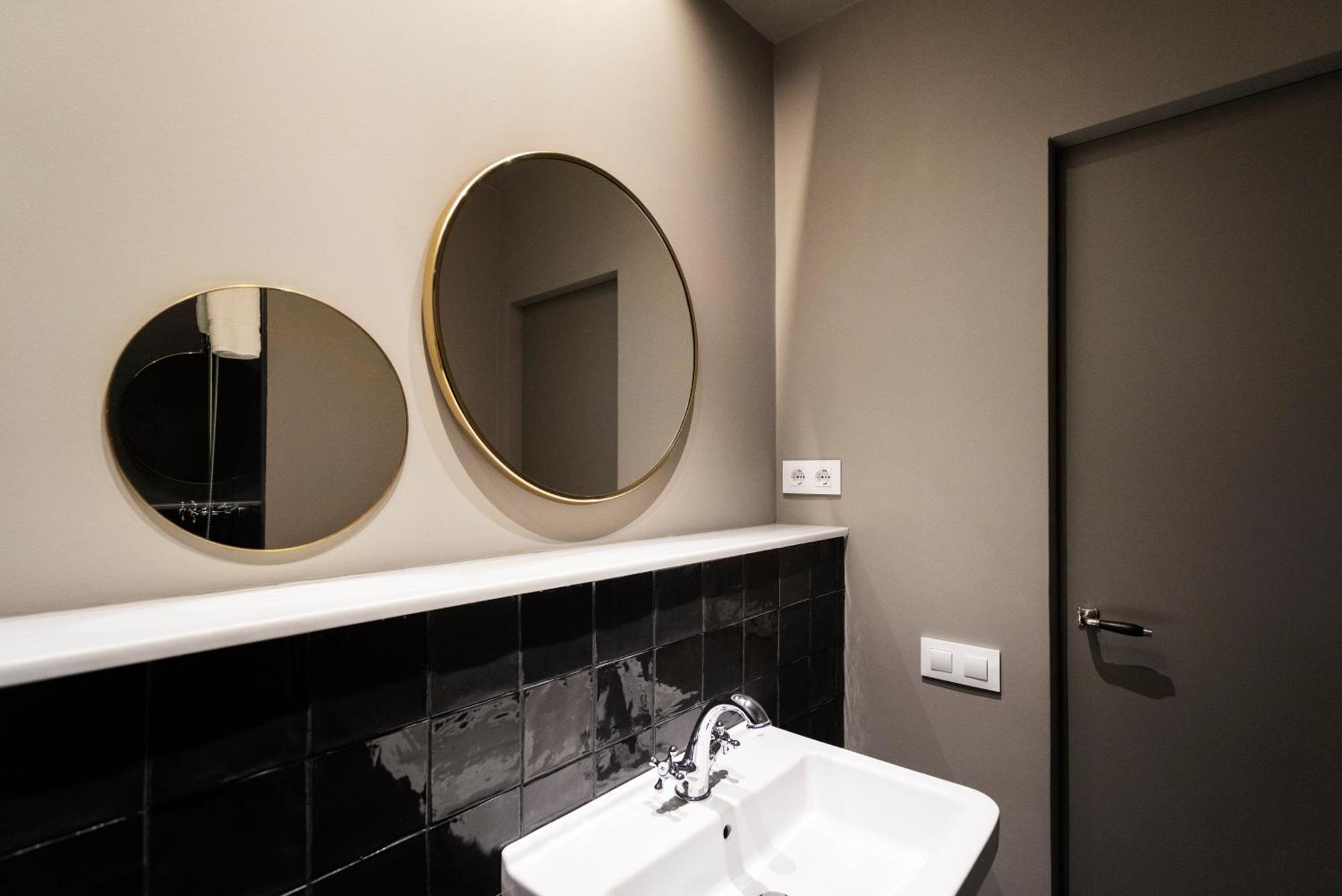 Hostal Porxos Garden Барселона Экстерьер фото